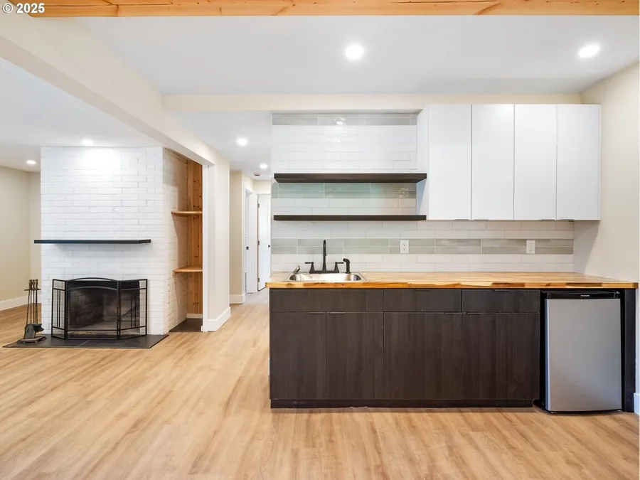 Remodel, after. Kitchenette