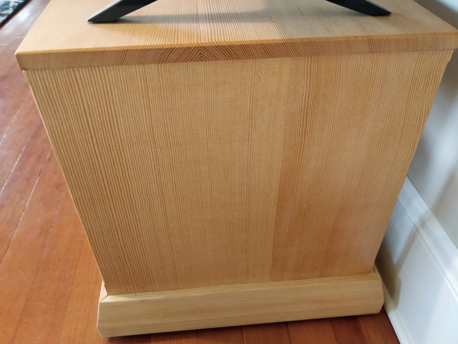 Custom media console · end view