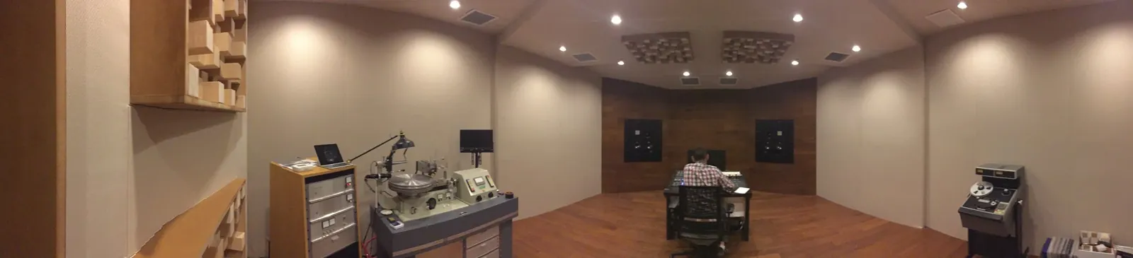 The finished mastering room